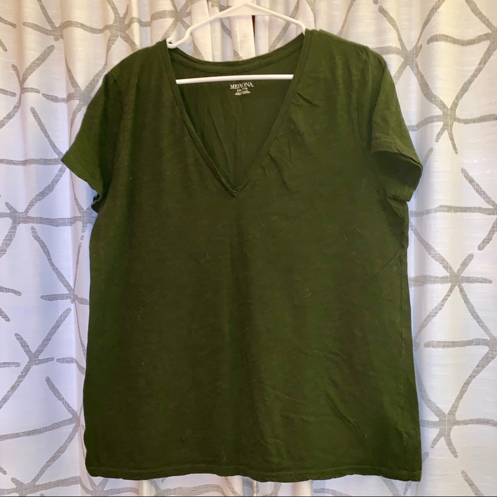 ⭐️Closeout Price⭐️ Merona Tee